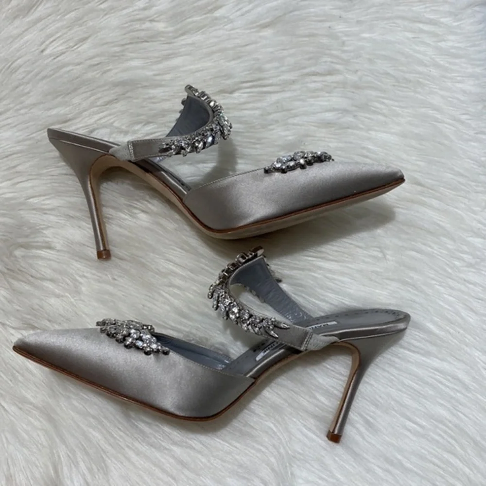 New‎ Manolo Blahnik Lurum grey satin crystal embellished mules size 39EU